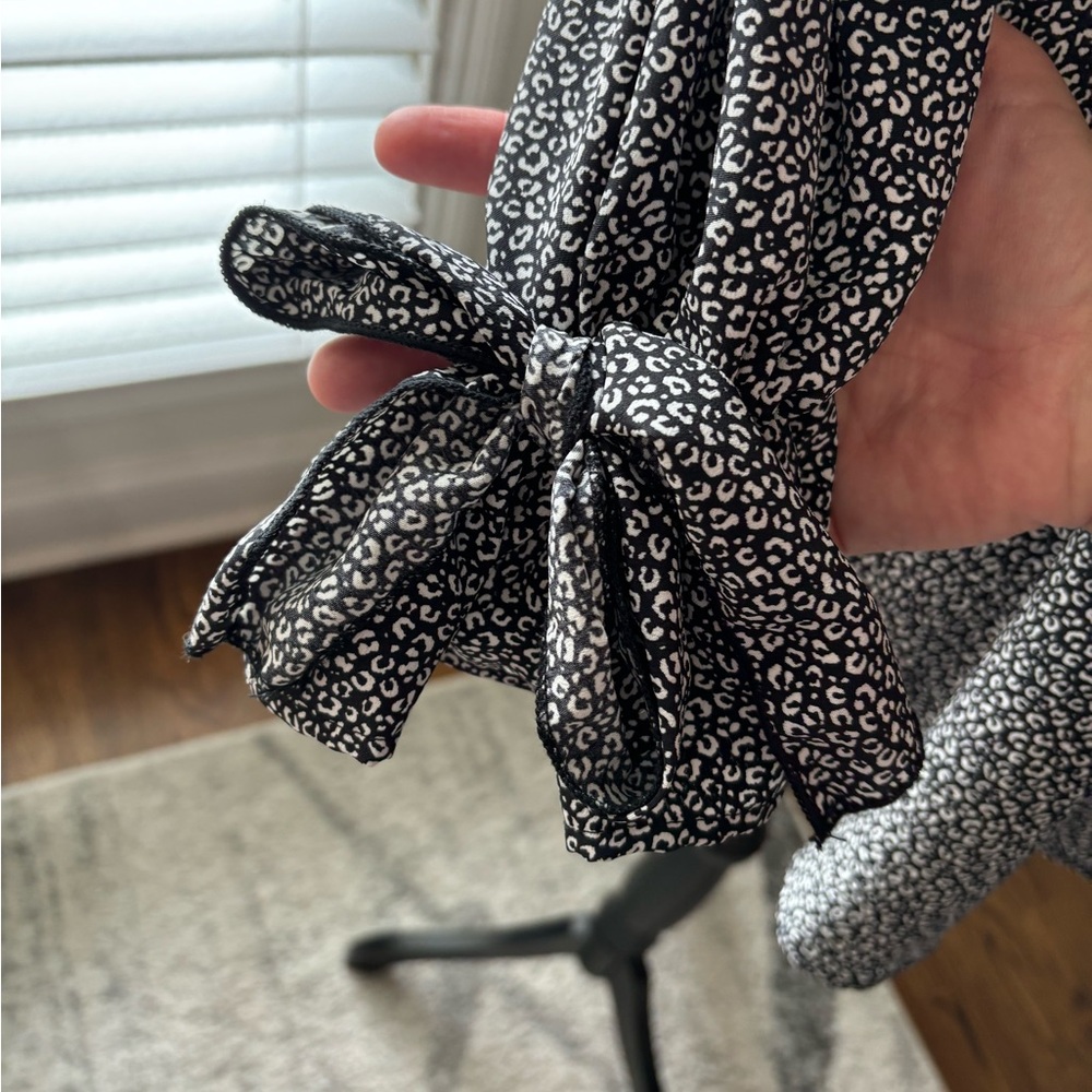 Tee For The Soul Boutique Blouse Womens 1X Black Tie Sleeves Top Shirt - Picture 9 of 15